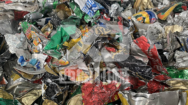 易拉罐的 “脫衣術”：炭化除漆背后的環保魔法